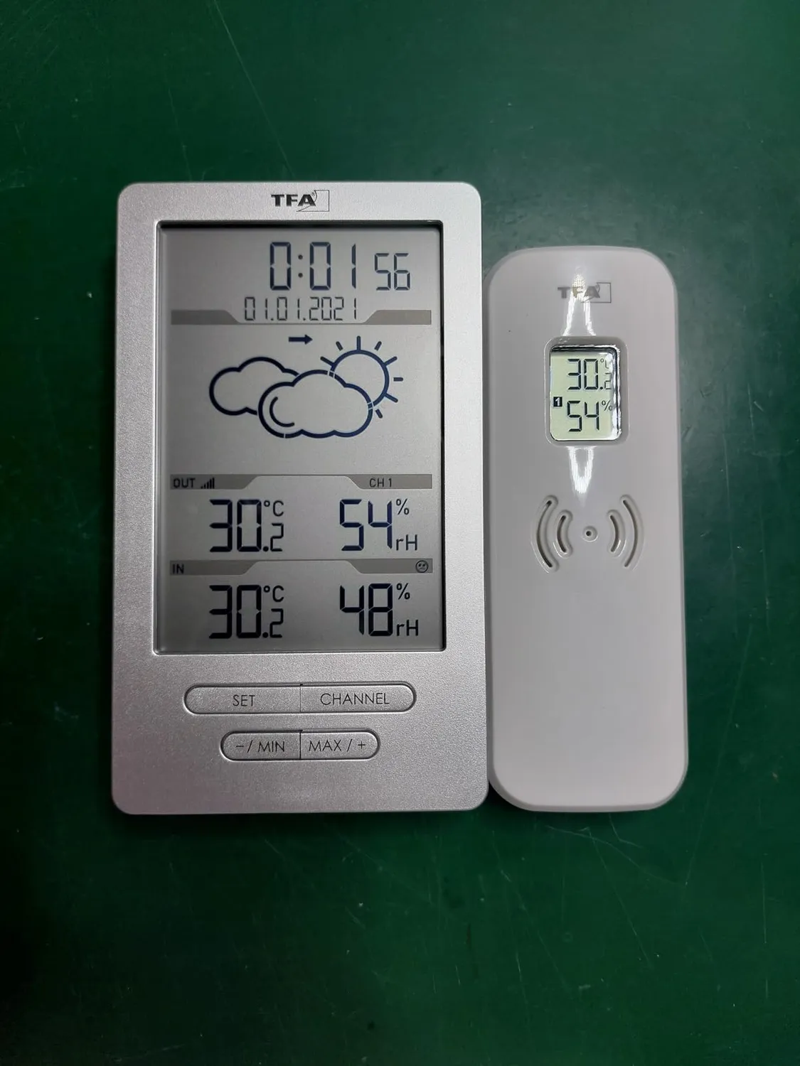 TFA Dostmann Xena Funk-Wetterstation silber Außensensor