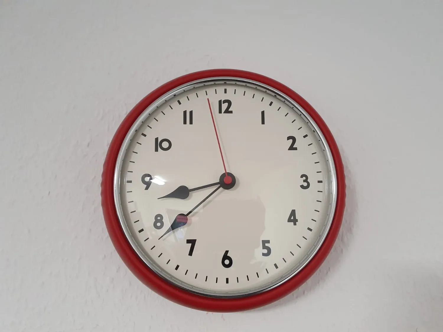 TFA Dostmann 60.3541.05 Funk-Wanduhr rot Metall 24 cm