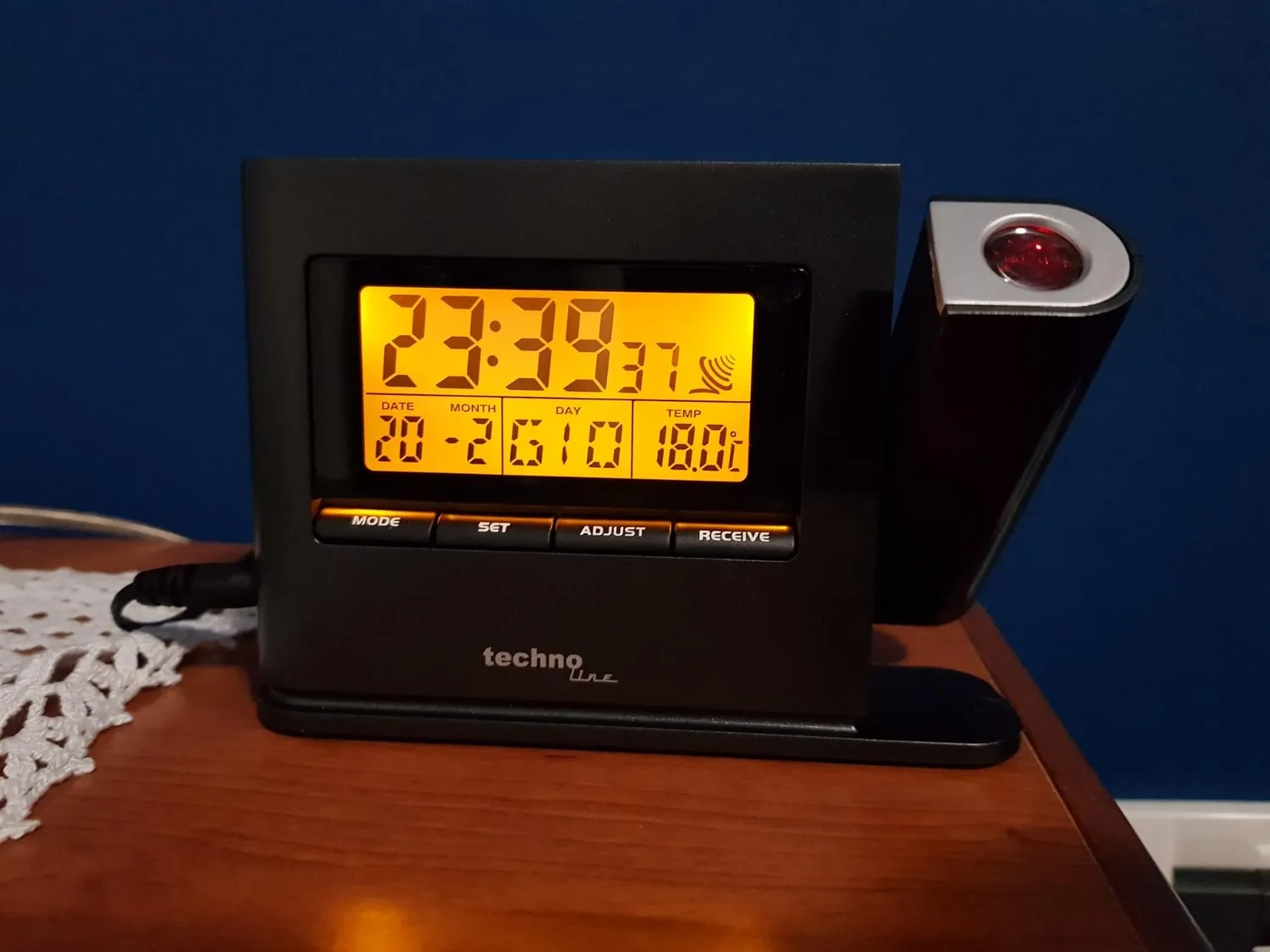 Technoline WT 519 Funk-Projektionswecker mit Temperaturprojektion