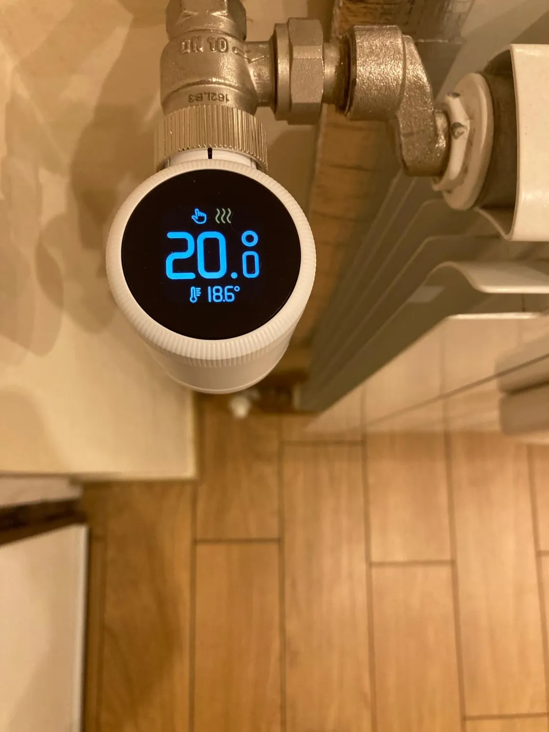 tado° X Heizkörperthermostat Basic Starter Kit 3er mit Bridge