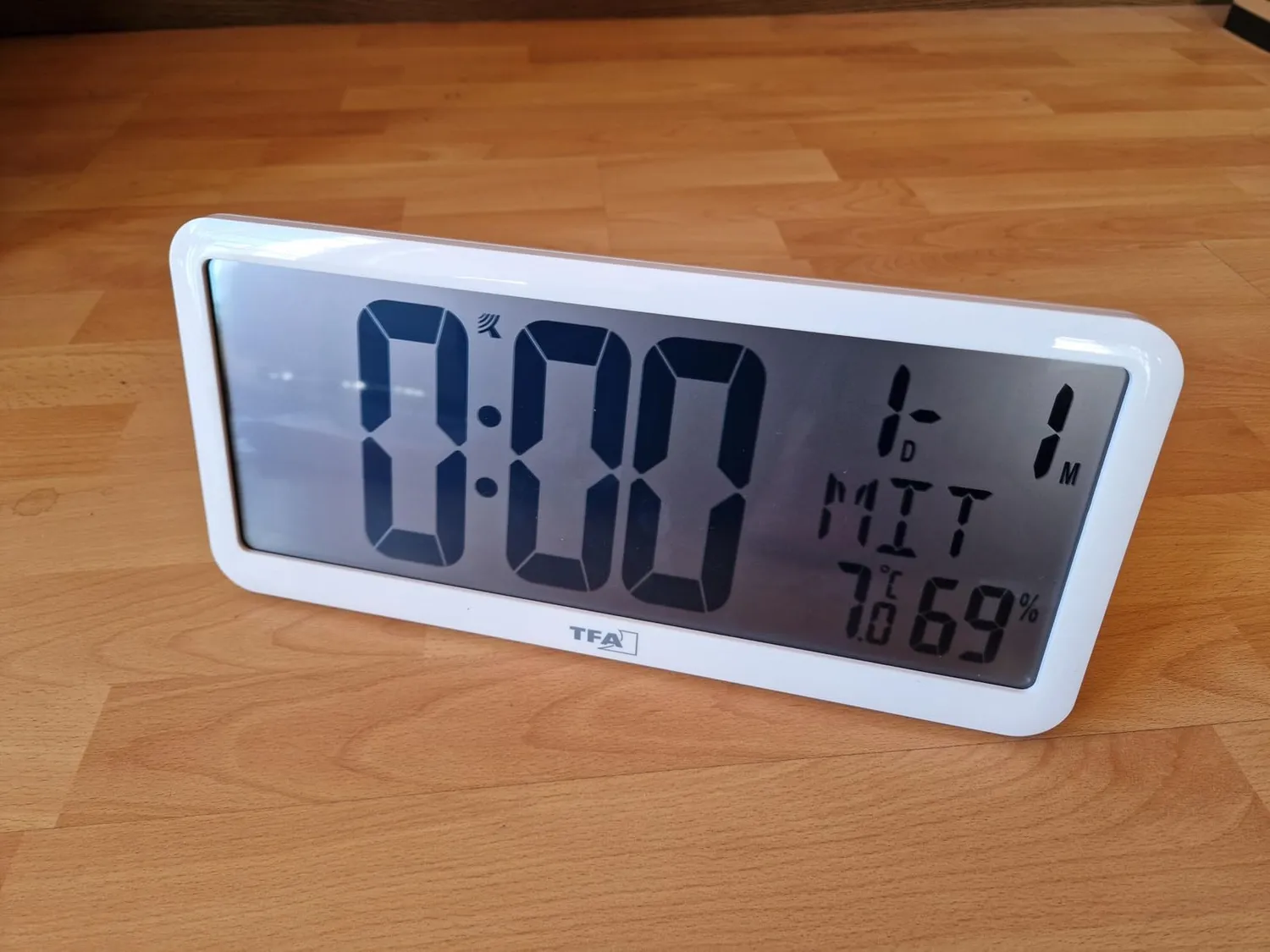 TFA Dostmann 60.4525 Funkuhr schwarz XXL-Ziffern Klima