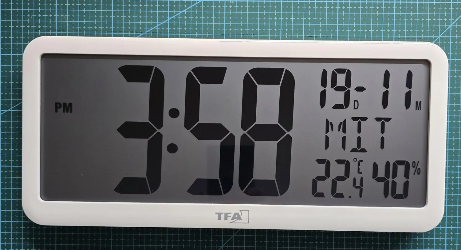 TFA Dostmann 60.4525 Funkuhr schwarz XXL-Ziffern Klima
