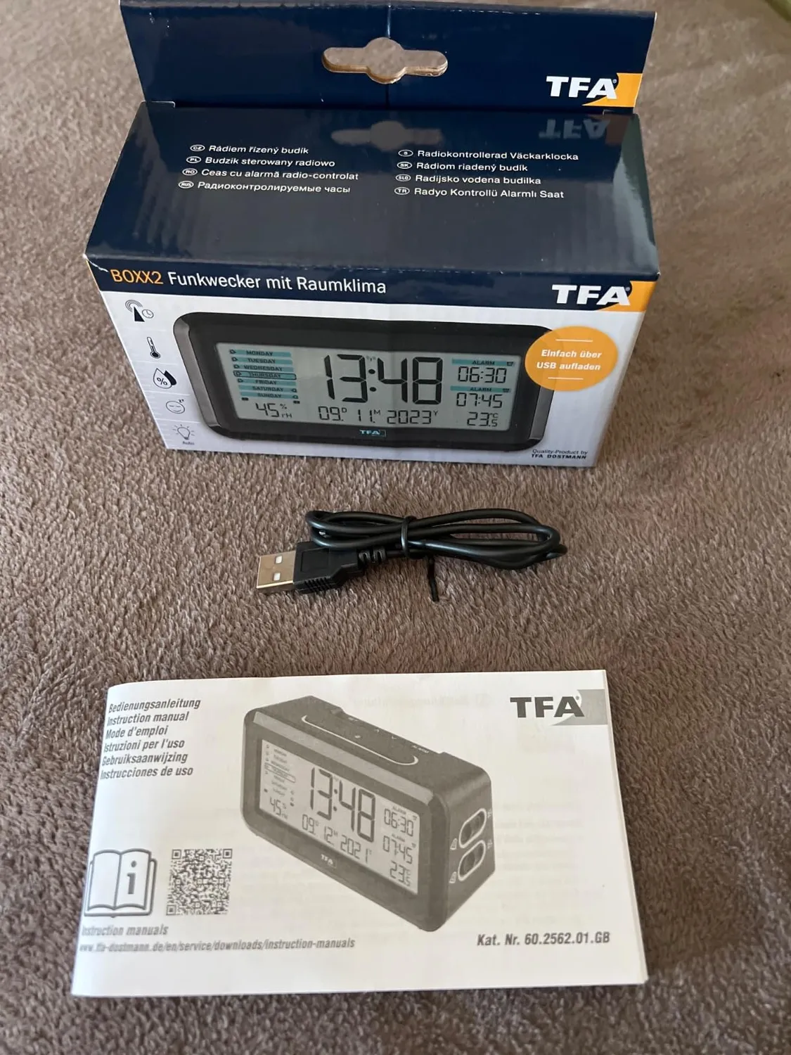 TFA Dostmann Boxx2 Funk-Wecker Englisches Display mit Akku