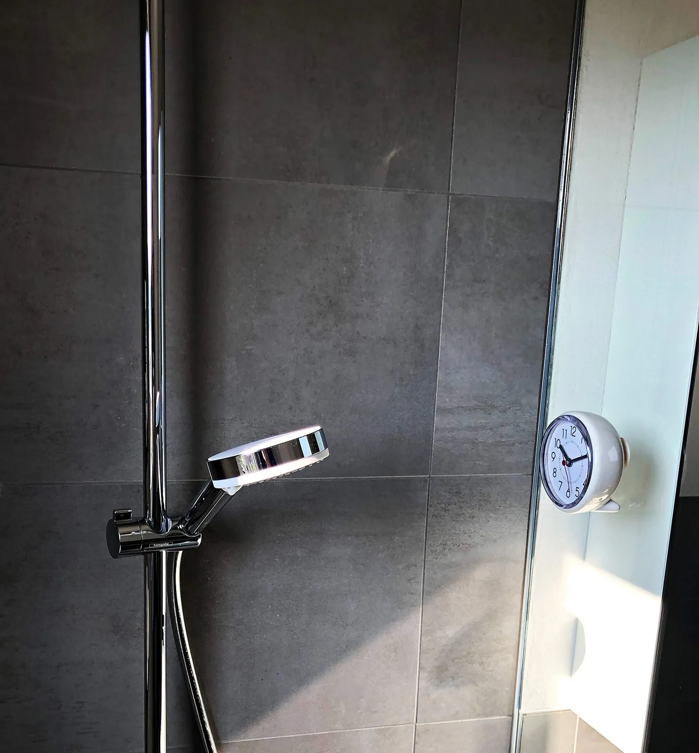 TFA Dostmann 60.3055.02 Badezimmeruhr cremeweiß Saugnapf