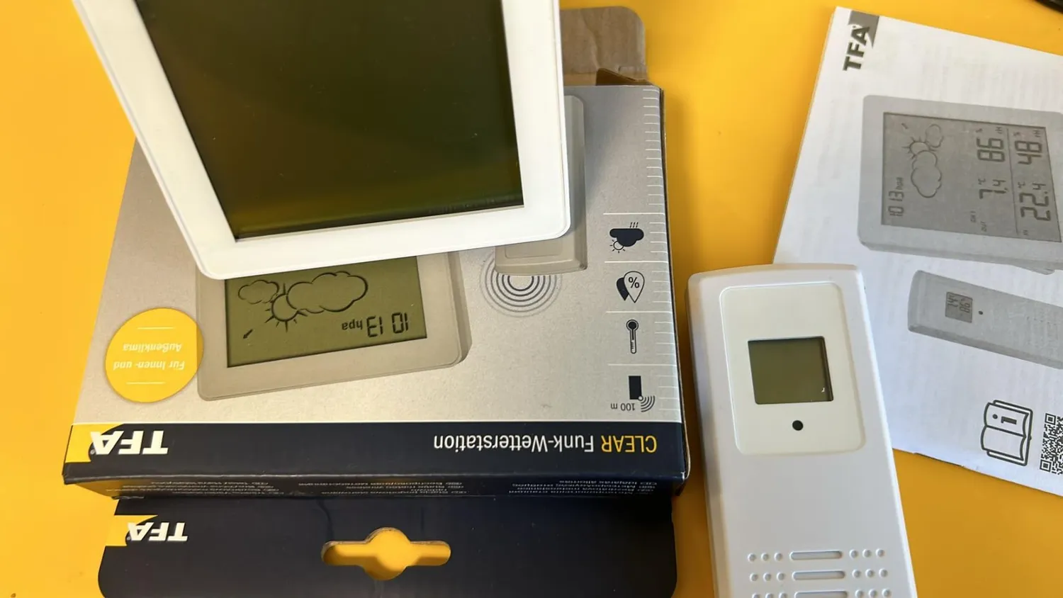 TFA Dostmann 35.1168.02 Clear Wetterstation weiß Funk