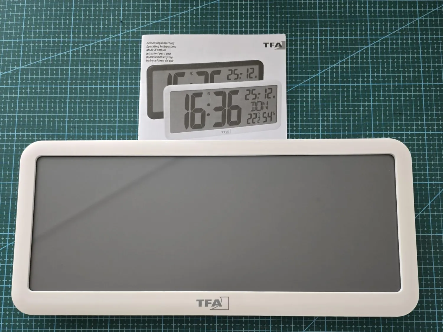 TFA Dostmann 60.4525 Funkuhr schwarz XXL-Ziffern Klima