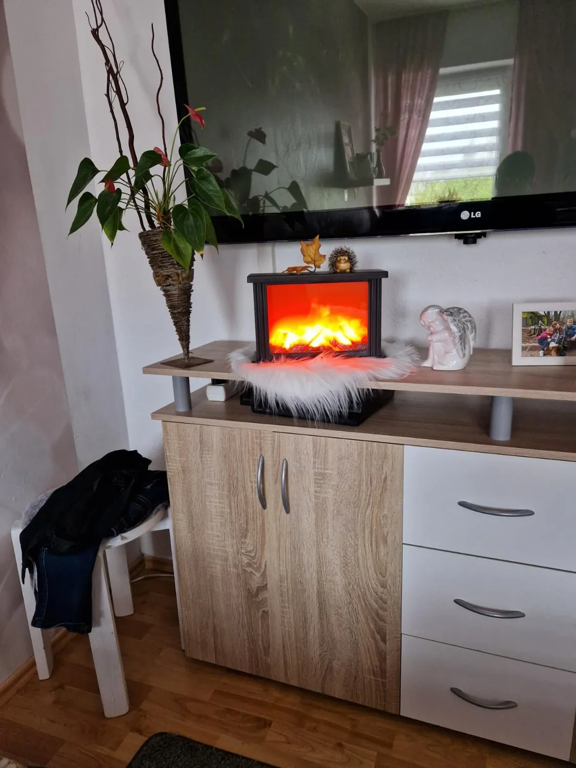 Technoline T9800 LED-Kamin mit Flammeneffekt