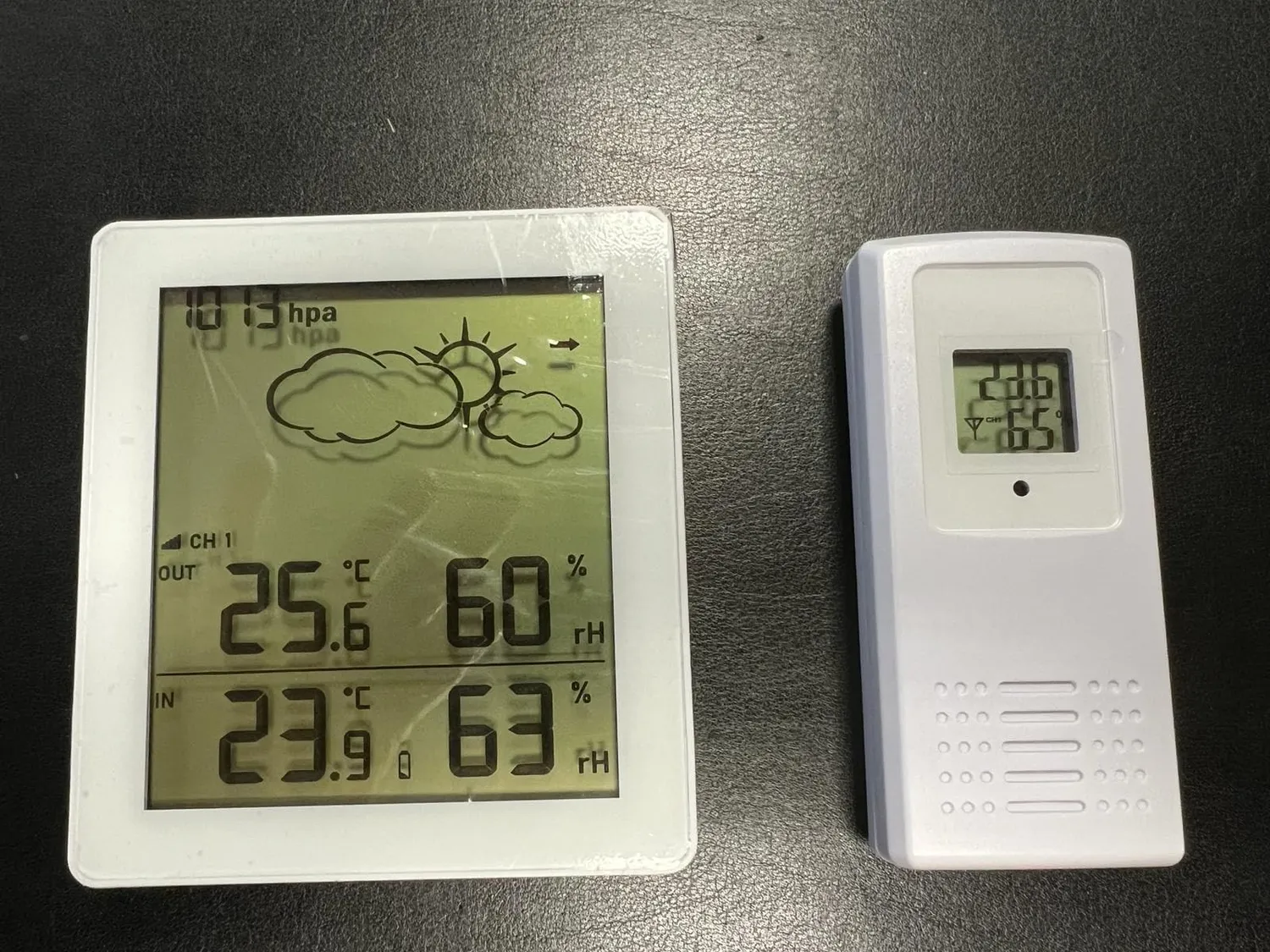 TFA Dostmann 35.1168.02 Clear Wetterstation weiß Funk