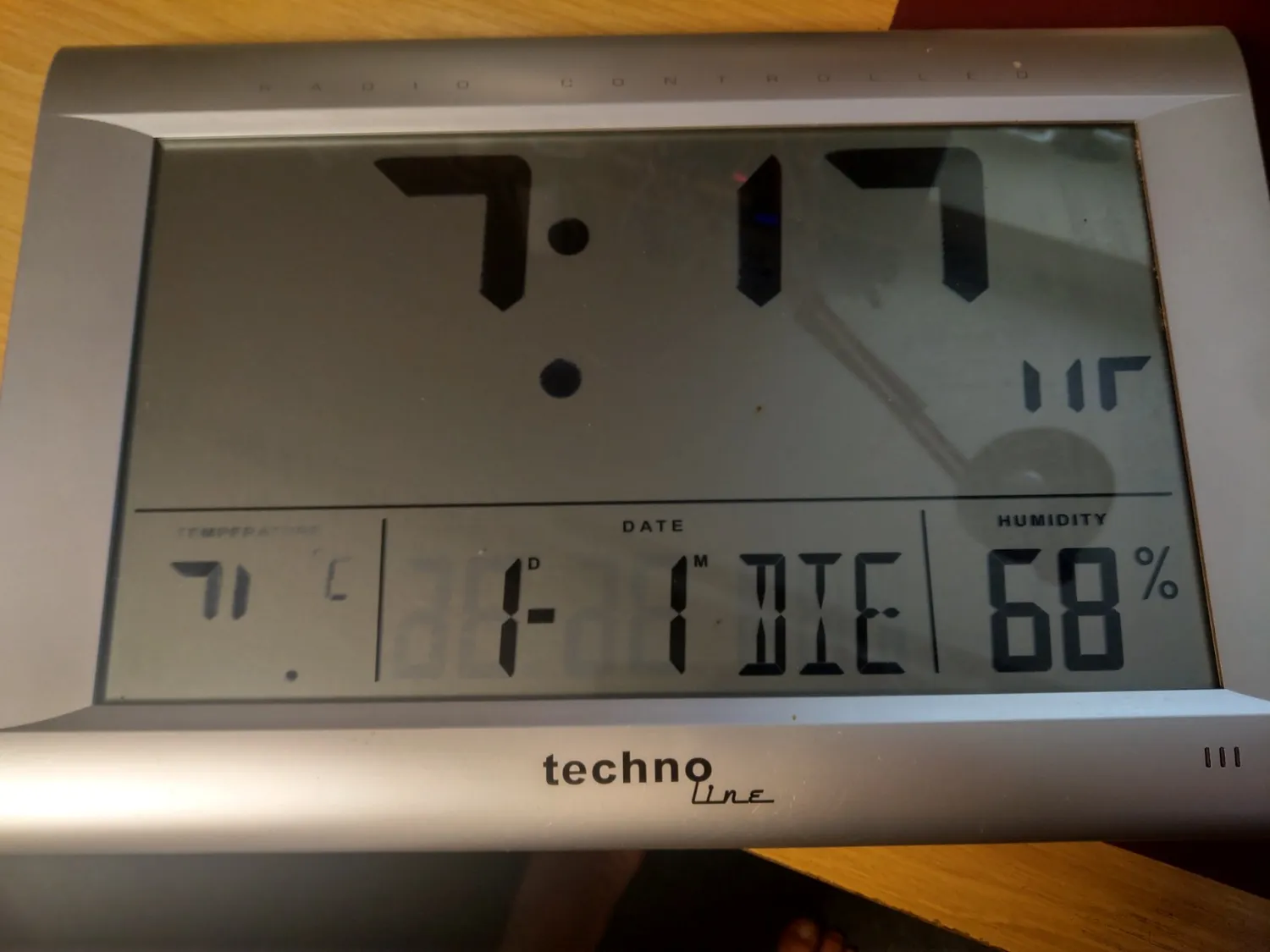 Technoline WS 8009 Funkwanduhr XXL weiß