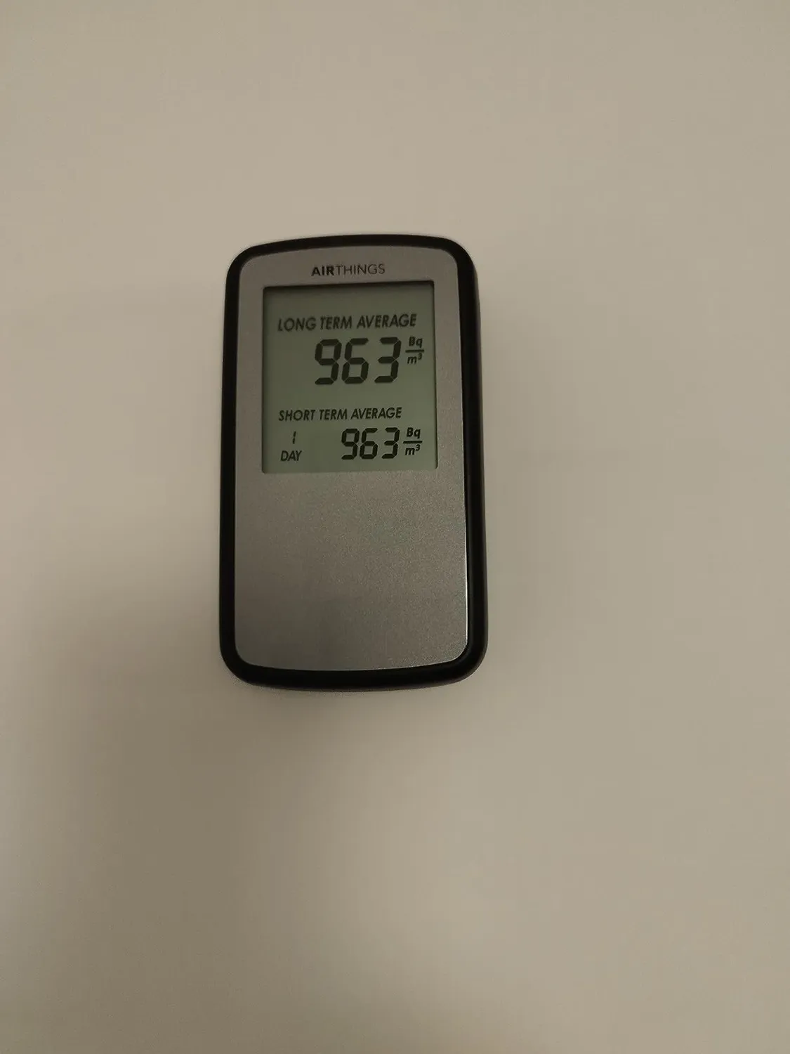 Airthings Corentium Home Radonmessgerät batteriebetrieben