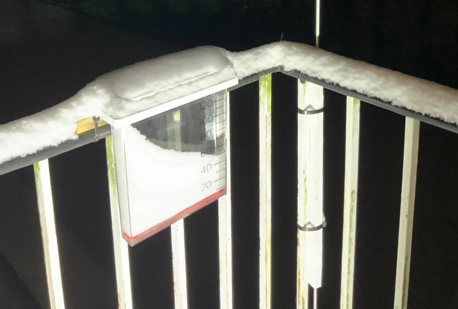 TFA Dostmann 47.1014 Regenmesser mit rotem Schwimmer wetterfest