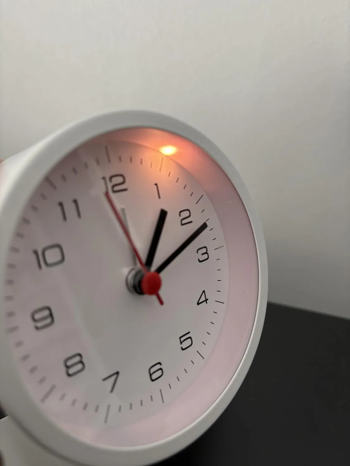 TFA Dostmann Design 60.1042.04 Wecker analog grün Metall