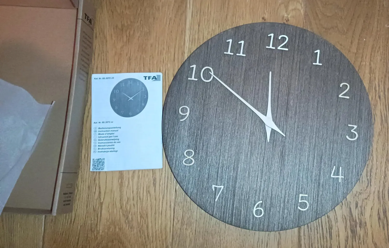 TFA Dostmann 60.3072.23 Wanduhr Holz dunkel Quarz