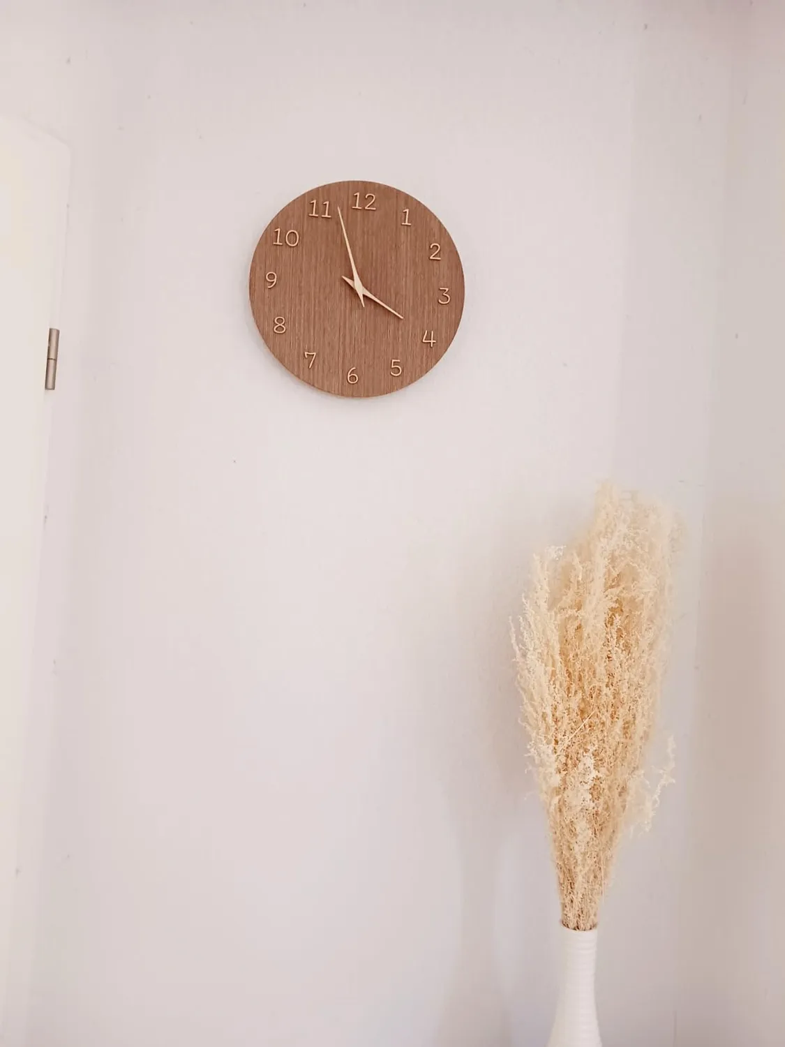 TFA Dostmann 60.3072.23 Wanduhr Holz dunkel Quarz