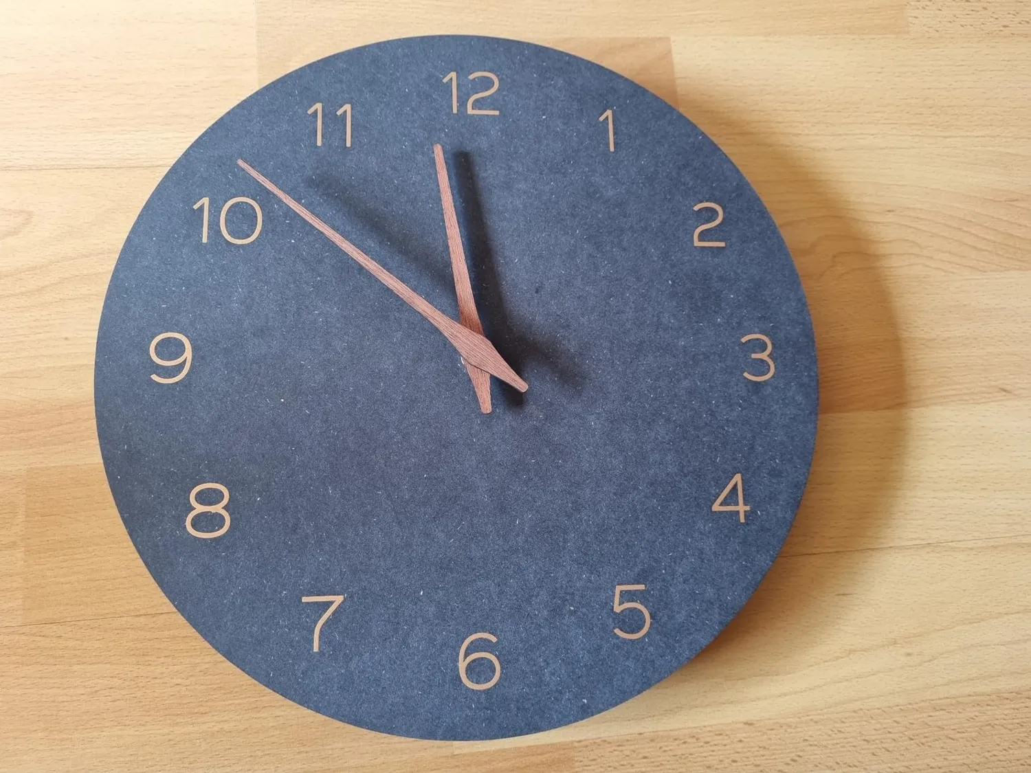 TFA Dostmann 60.3054.01 Wanduhr 30cm schwarz lautlos Holz