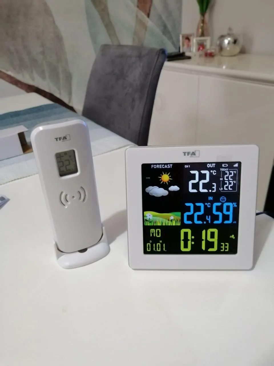 TFA Dostmann SUN2 35.1174 Funk-Wetterstation schwarz