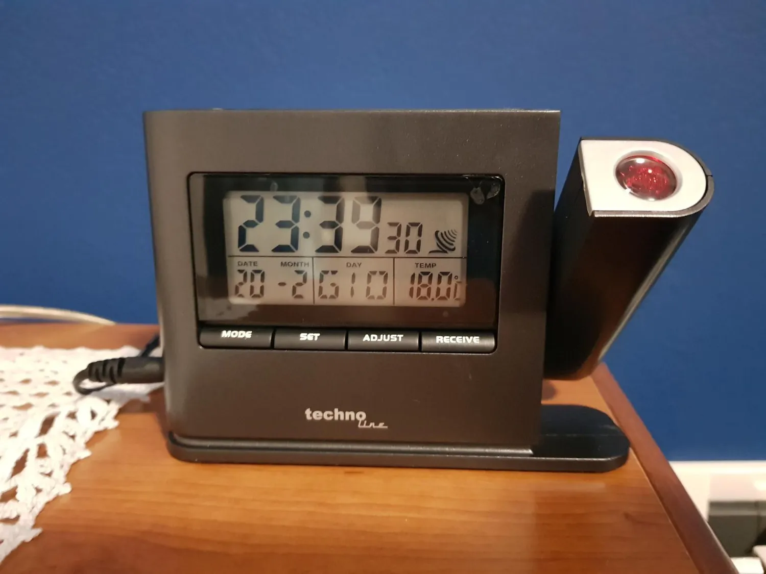 Technoline WT 519 Funk-Projektionswecker mit Temperaturprojektion