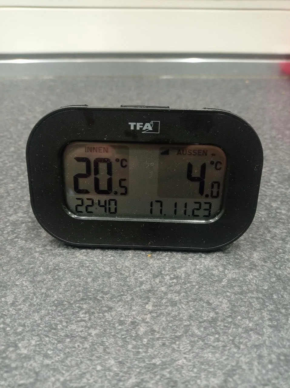 TFA Dostmann Cool@Home 30.3046.01 Funk-Thermometer schwarz Lüftungsalarm