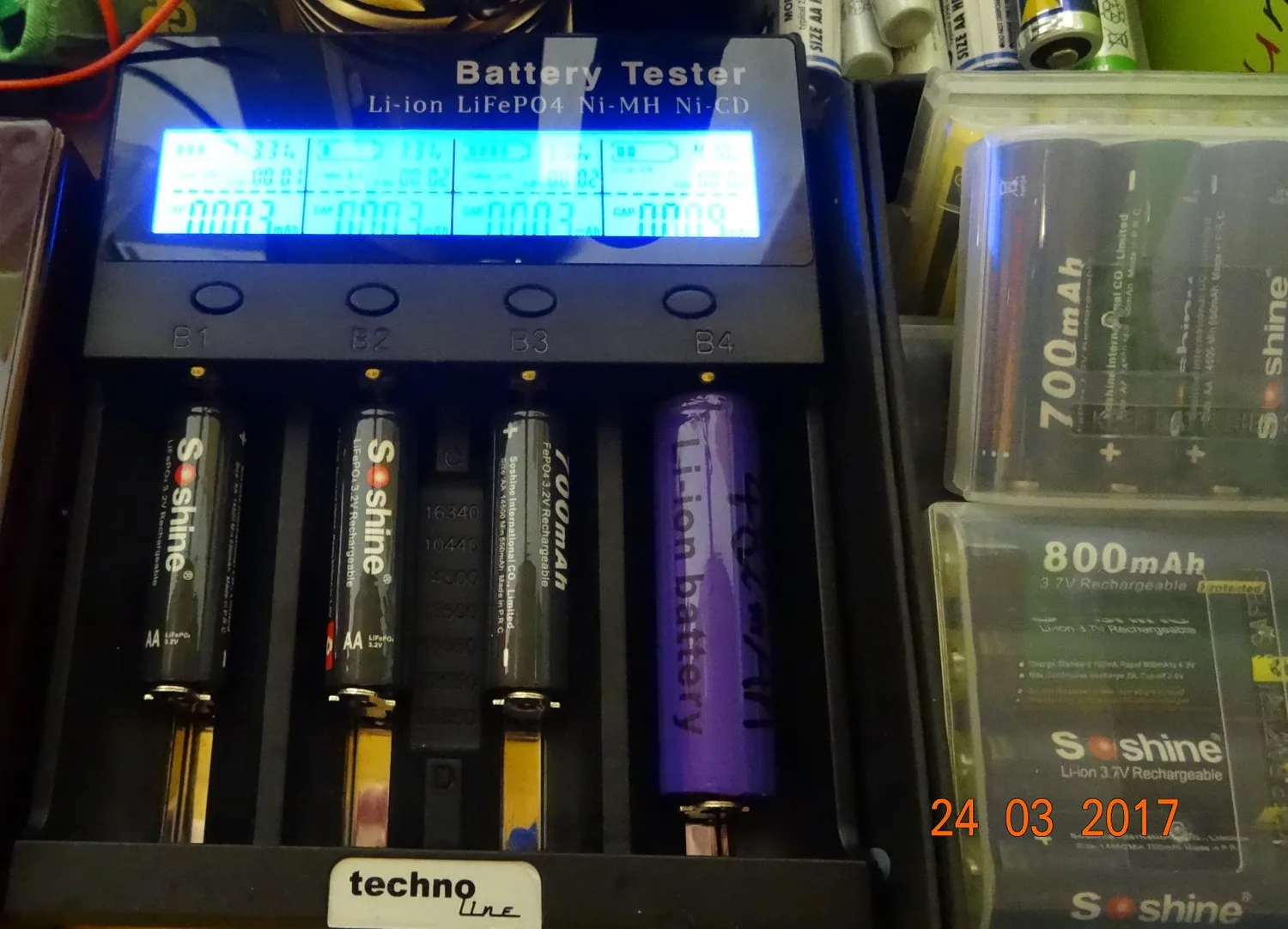 Technoline BC 3500 Ladegerät mit LCD-Display