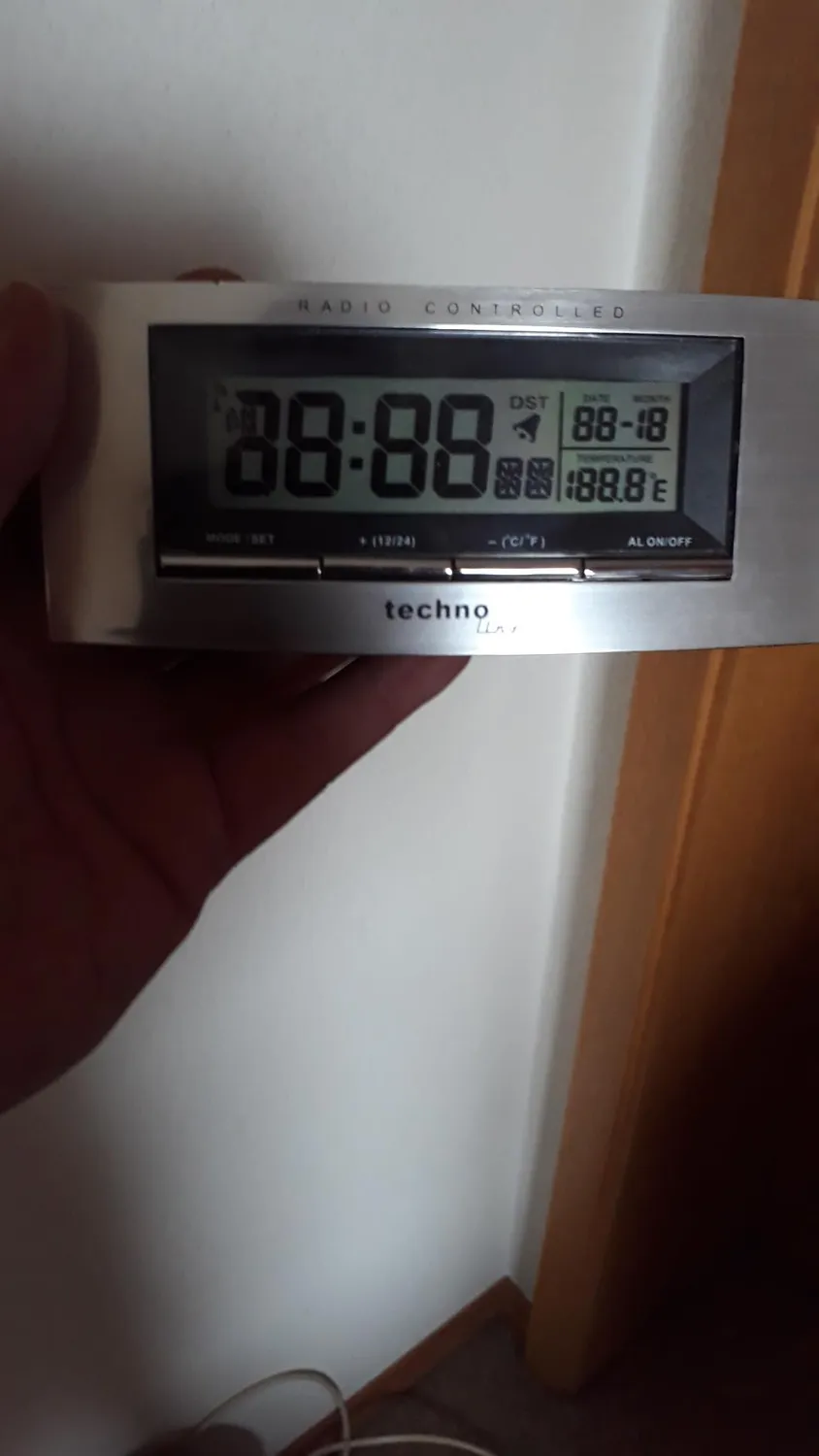 Technoline WT 182 Funkwecker mit Innentemperatur und Datum