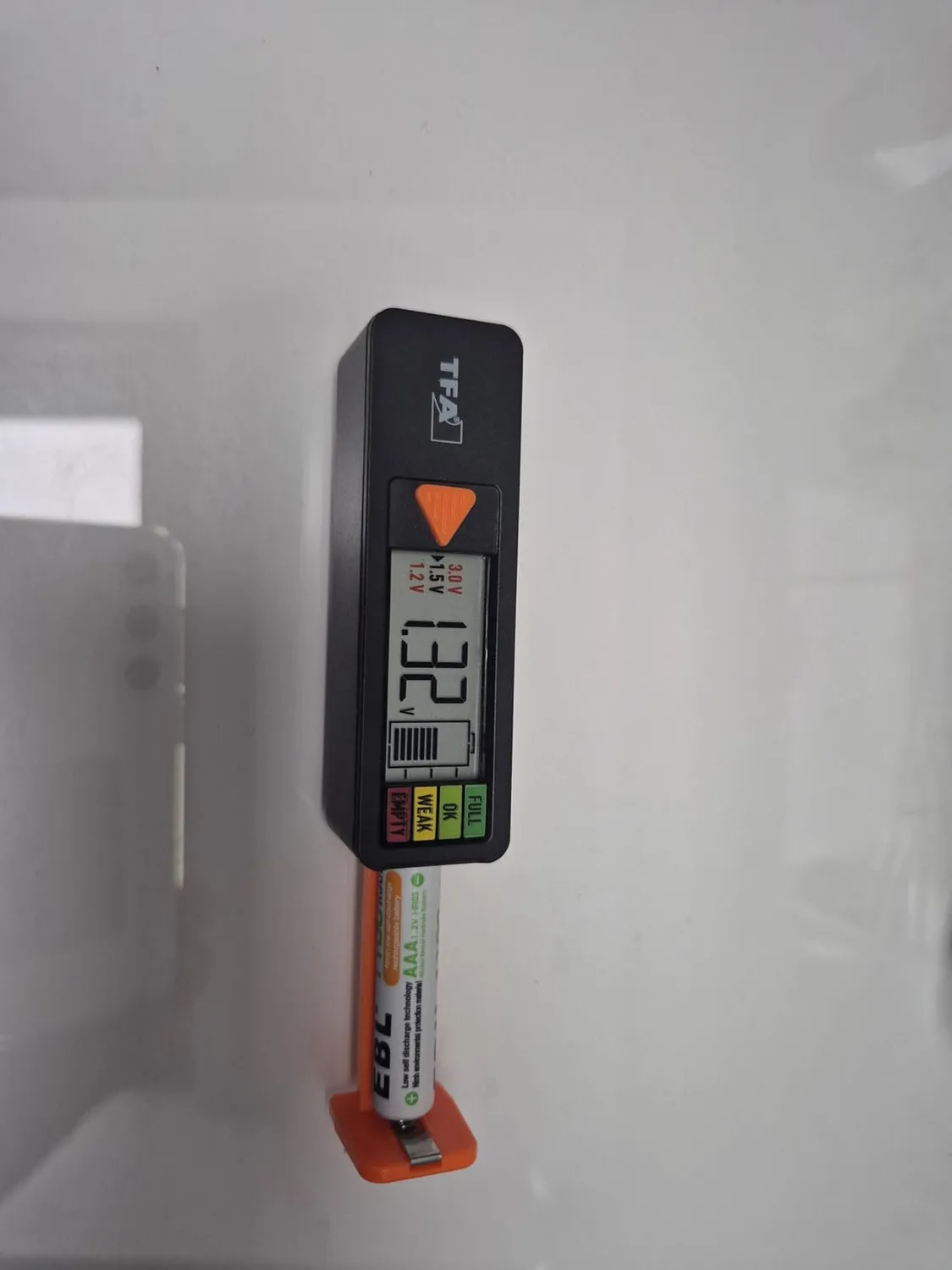 TFA Dostmann 98.1126.01 BatteryCheck Batterietester schwarz Volt