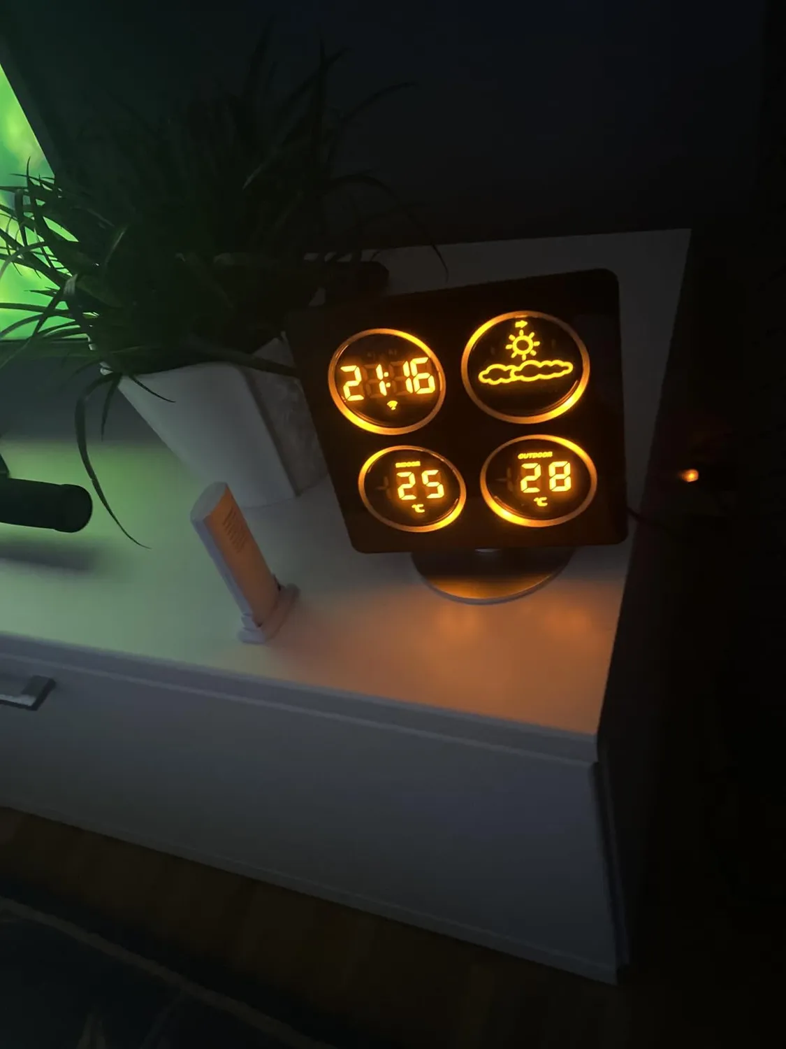 Technoline WS WS6830 Wetterstation Schwarz LED Orange