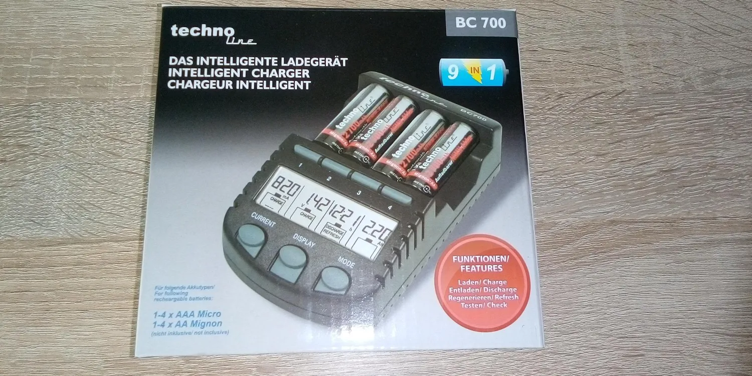 Technoline BC 700 Ladegerät AA AAA ohne Batterien LCD