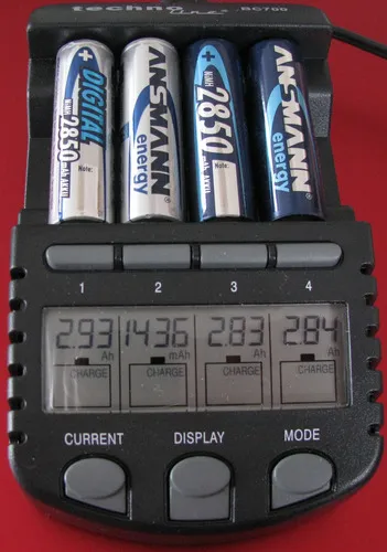 Technoline BC 700 Ladegerät AA AAA ohne Batterien LCD