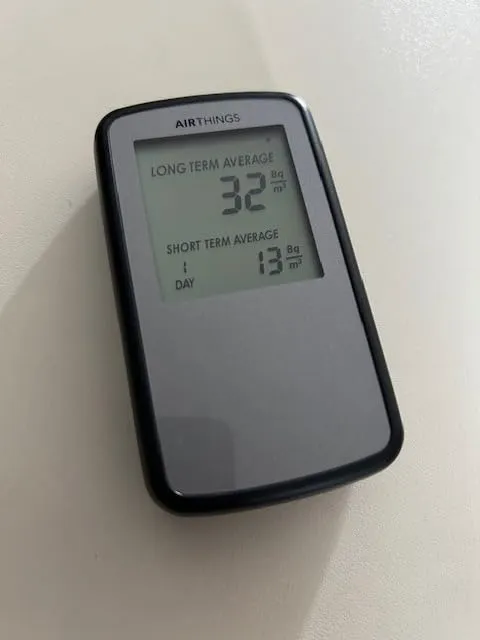 Airthings Corentium Home Radonmessgerät batteriebetrieben