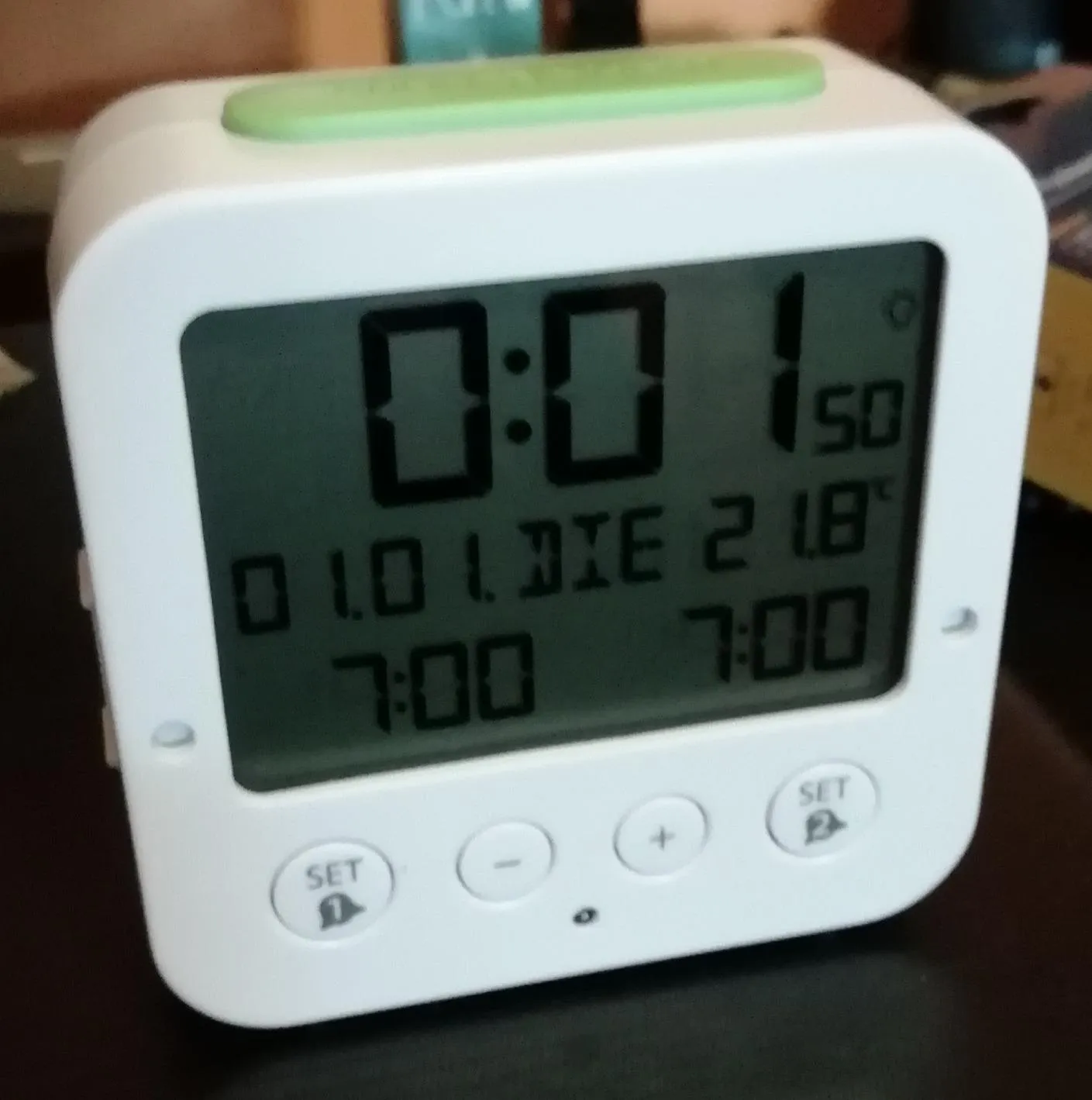 TFA Dostmann Bingo Funkwecker digital weiß mit 2 Alarmen