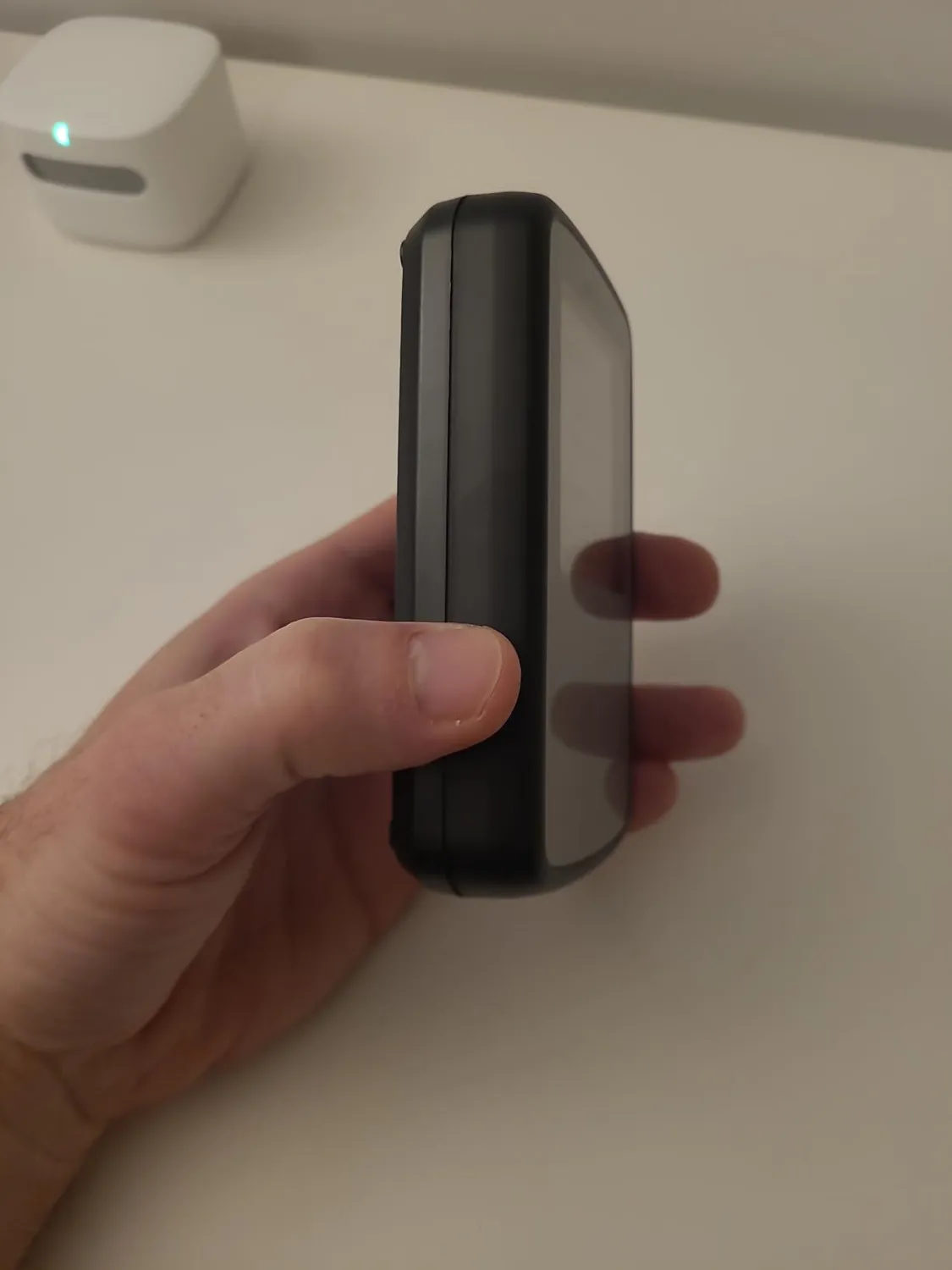 Airthings Corentium Home Radonmessgerät batteriebetrieben