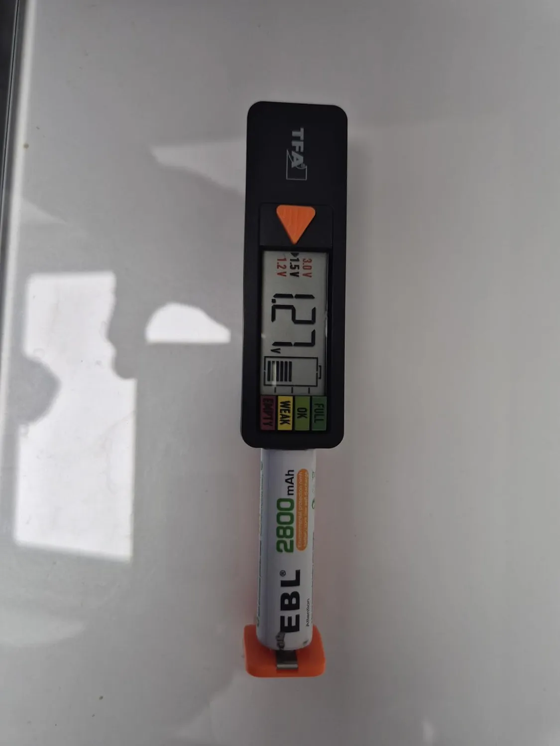 TFA Dostmann 98.1126.01 BatteryCheck Batterietester schwarz Volt