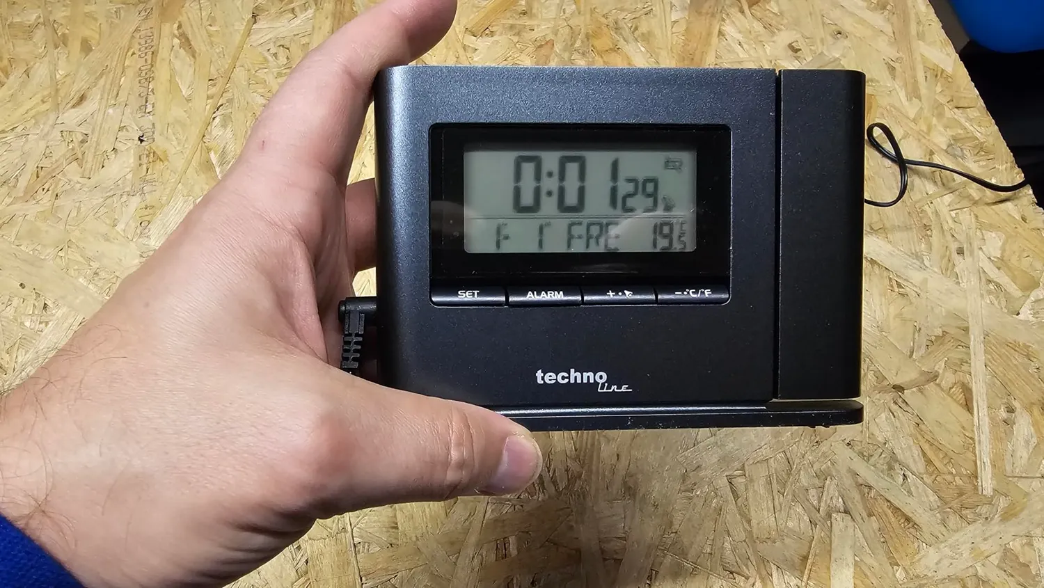 Technoline WT 519 Funk-Projektionswecker mit Temperaturprojektion
