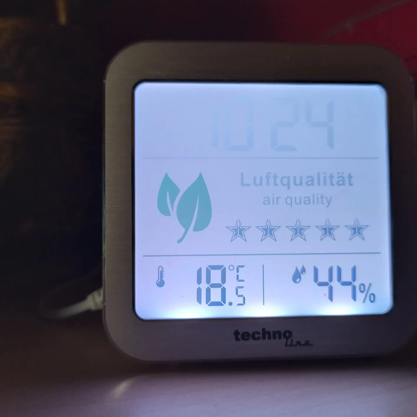 Technoline WL1020 Funkwanduhr weiß mit Luftgüteanzeige