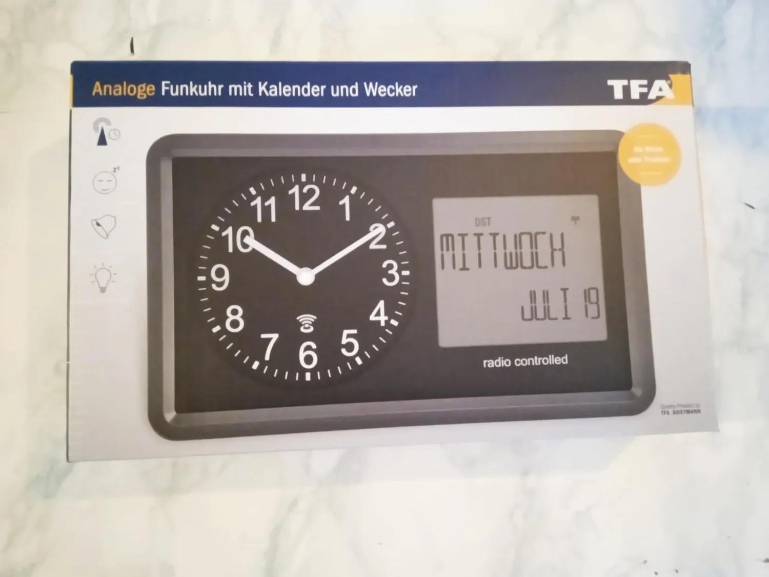 TFA Dostmann 60.3552.01 Funk-Tischuhr analog schwarz Kalender