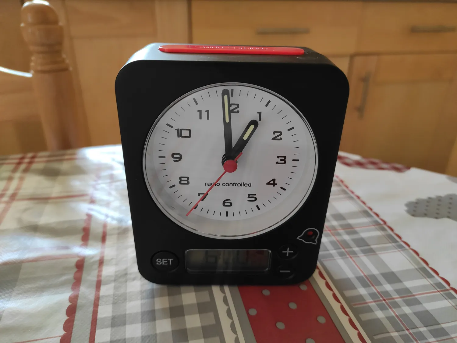TFA Dostmann Combo 60.1511.01.05 Funkwecker Schwarz-Rot Display