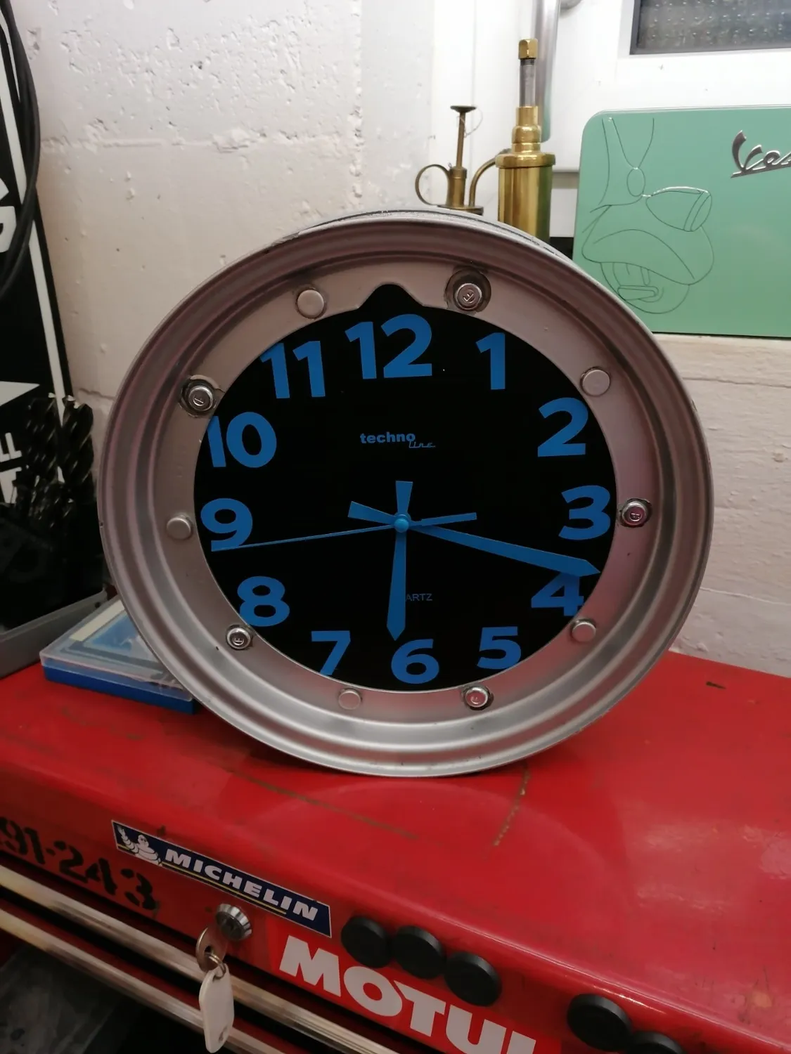 Technoline WT 7420 Wanduhr Blau Kunststoff 25,5 cm