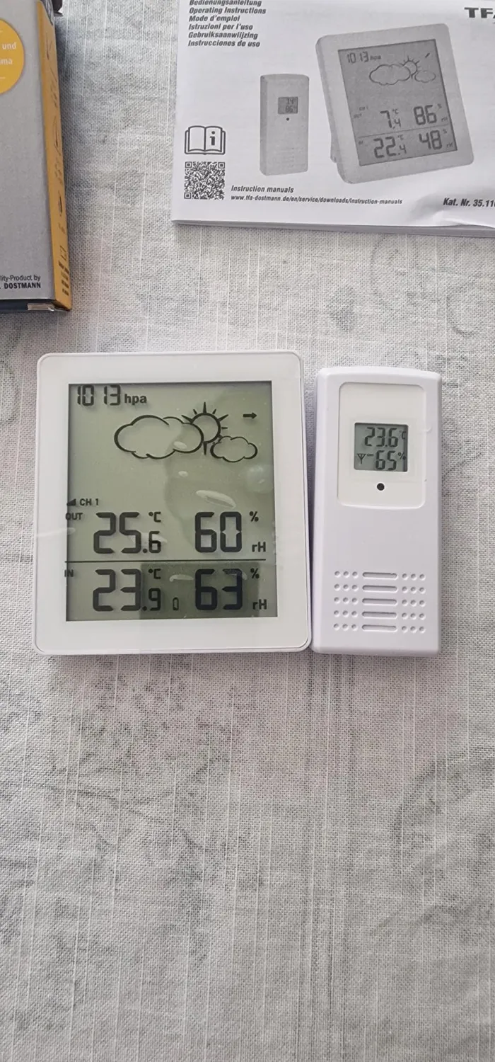 TFA Dostmann 35.1168.02 Clear Wetterstation weiß Funk