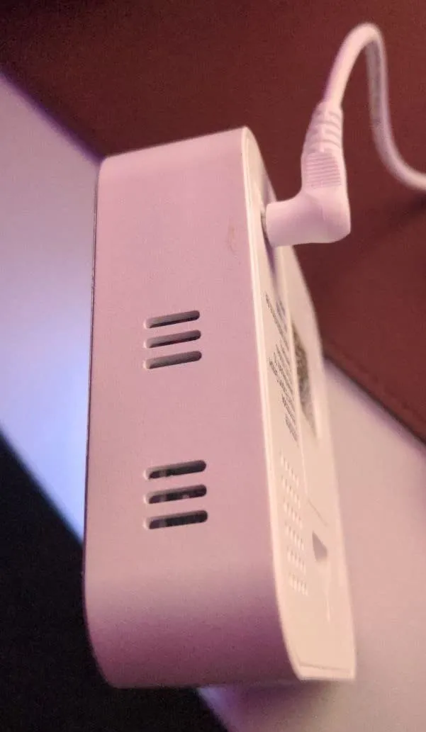 Technoline WL1020 Funkwanduhr weiß mit Luftgüteanzeige