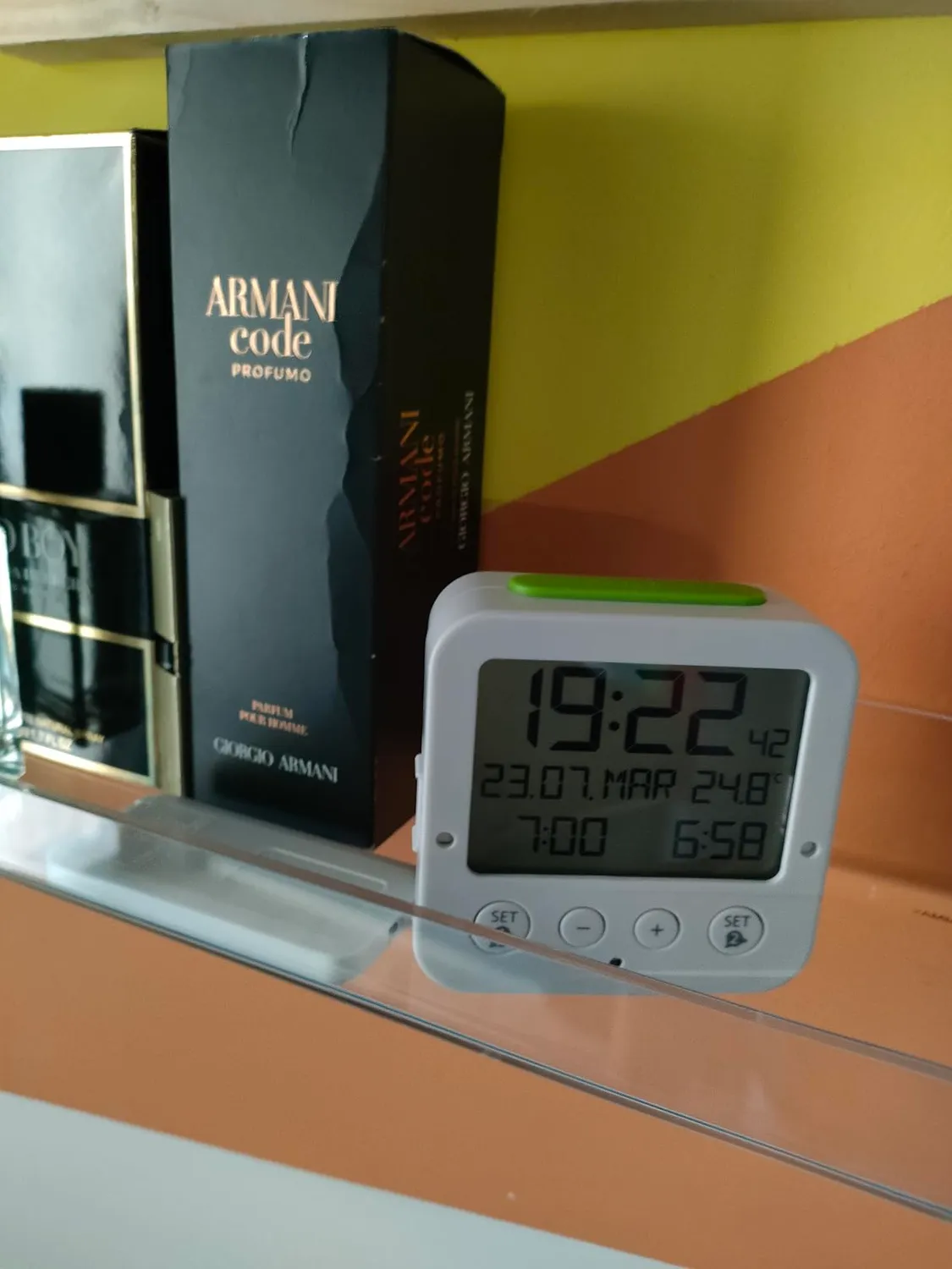 TFA Dostmann Bingo Funkwecker digital weiß mit 2 Alarmen