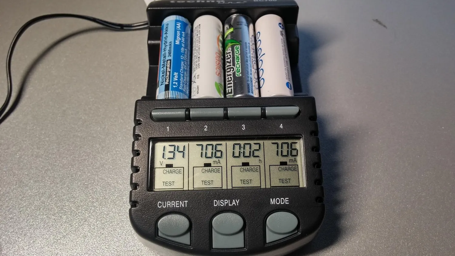Technoline BC 700 Ladegerät AA AAA ohne Batterien LCD