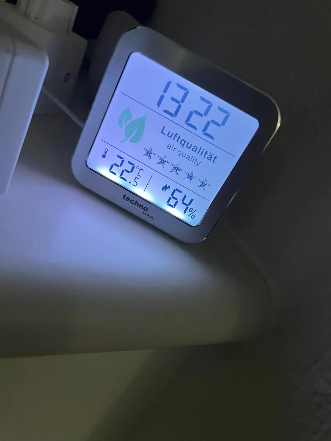 Technoline WL1020 Funkwanduhr weiß mit Luftgüteanzeige